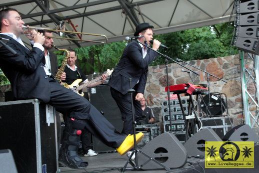 Yellow Umbrella (D) 21. This Is Ska Festival - Wasserburg, Rosslau 23. Juni 2017 (8).JPG